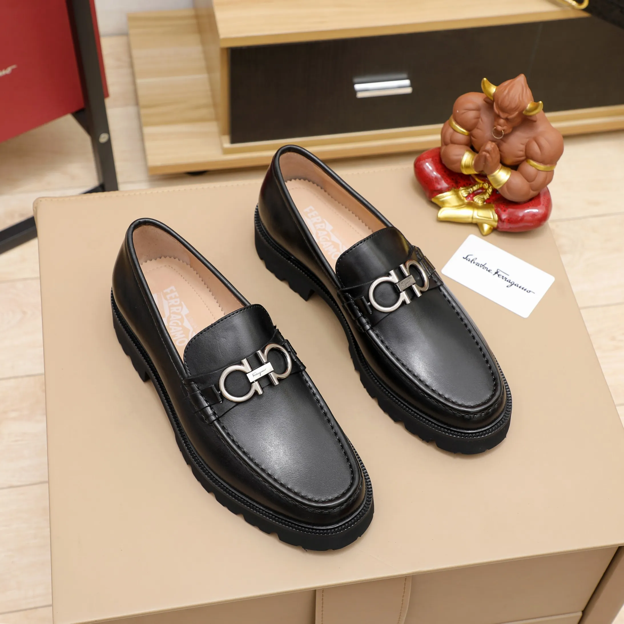 Men's shoes 💰500 🕷🕷🐂【Ferragamo】 Popular fashionable casual shoes🇨🇳Official website counter 1:1 production, original mold opening💯Good quality visible, imported high-end first-layer waxed calfskin, water-dyed🐂leather lining🌿very clear texture, high-quality waterproof, non-slip and wear-resistant outsole🎋high quality and low price, truly handmade🍓black color available! Code number 38-45……